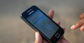 cell phone safety tips while traveling
